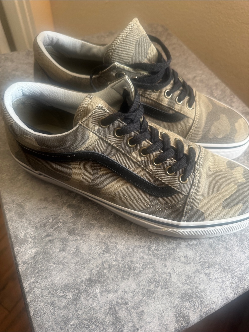 Vans Men's Camo Old Skool Sneaker - Khaki Camo & Black